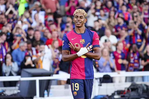 إنيستا: لامين يامال لديه موهبة فريدة